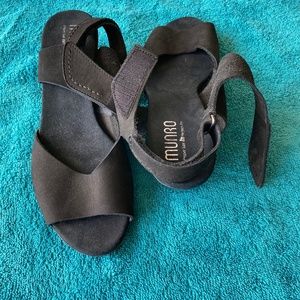Munro black strapy sandal